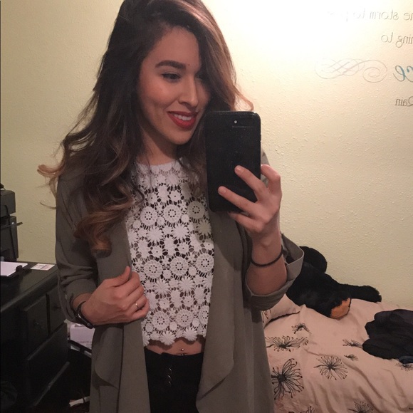 Meet your Posher, Elizabeth - Picture 1 of 1